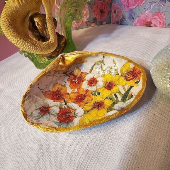 DECOUPAGE CLAM SHELL   - Picture 4 of 7
